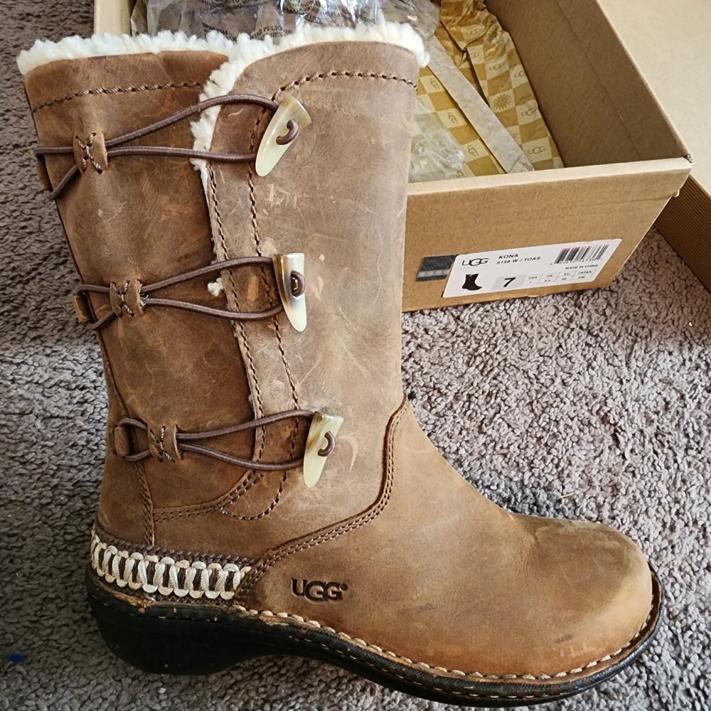 UGG Women's Brown Kona Boots
